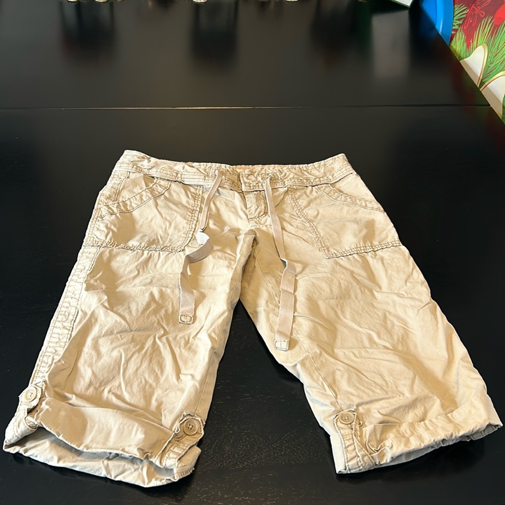 Women’s American eagle size 6 capris